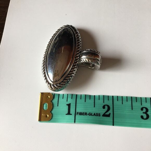 Heavy silver tone magnetic closure statement pendant - Picture 5 of 8